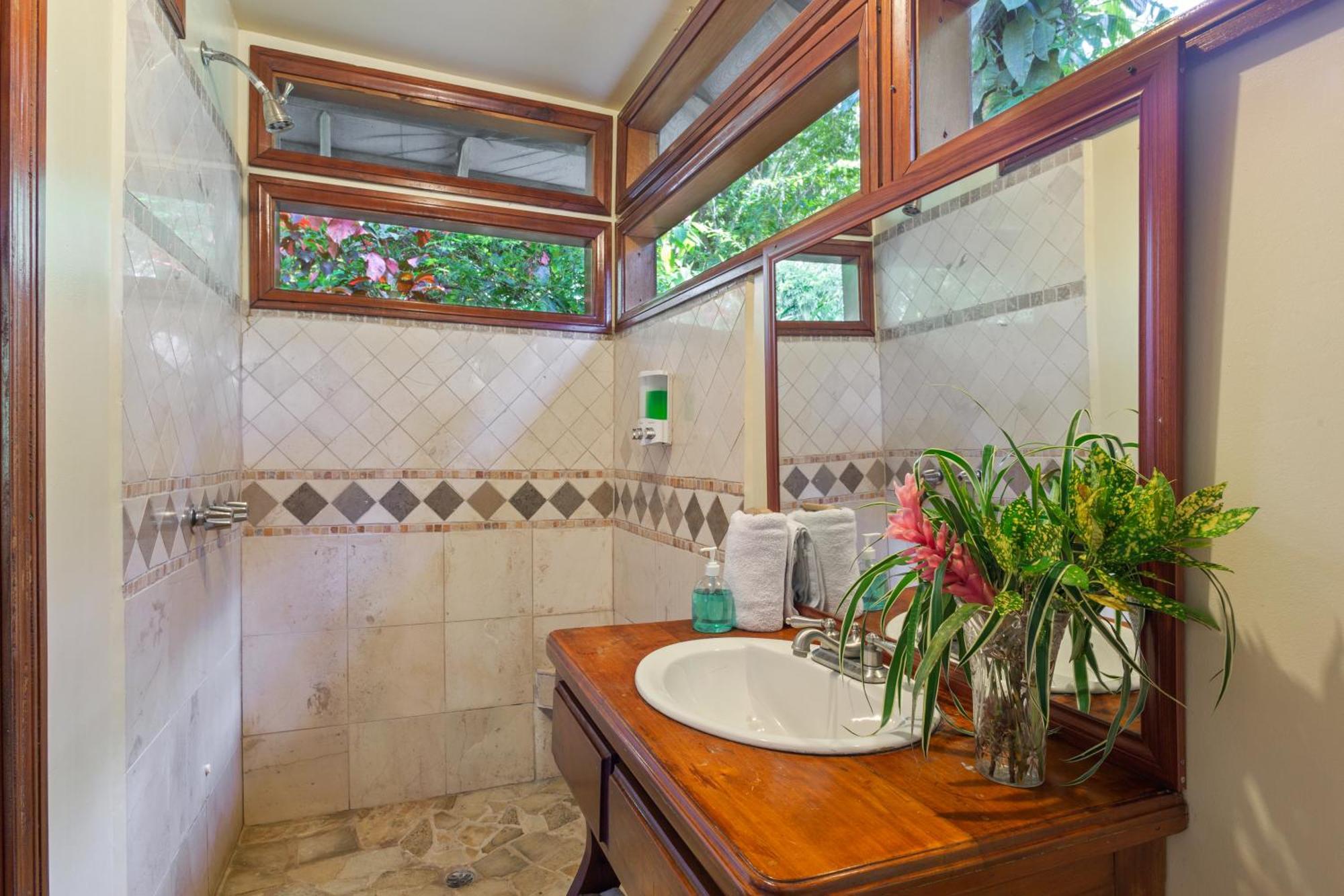 Ian Anderson Caves Branch Jungle Lodge Belmopan Exterior foto