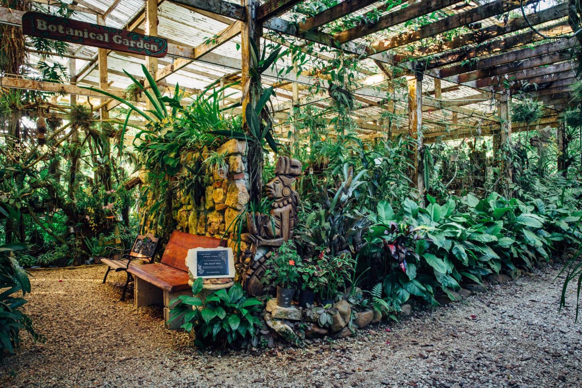 Ian Anderson Caves Branch Jungle Lodge Belmopan Exterior foto